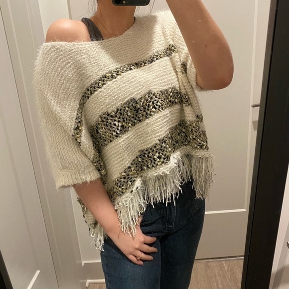 NWT Anthropologie Moth Ivory/Cream Crewneck Short Sleeve Poncho Sweater Size XS - Picture 12 of 12